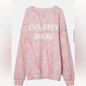 Bubblegum camo dairy boy crew white puff